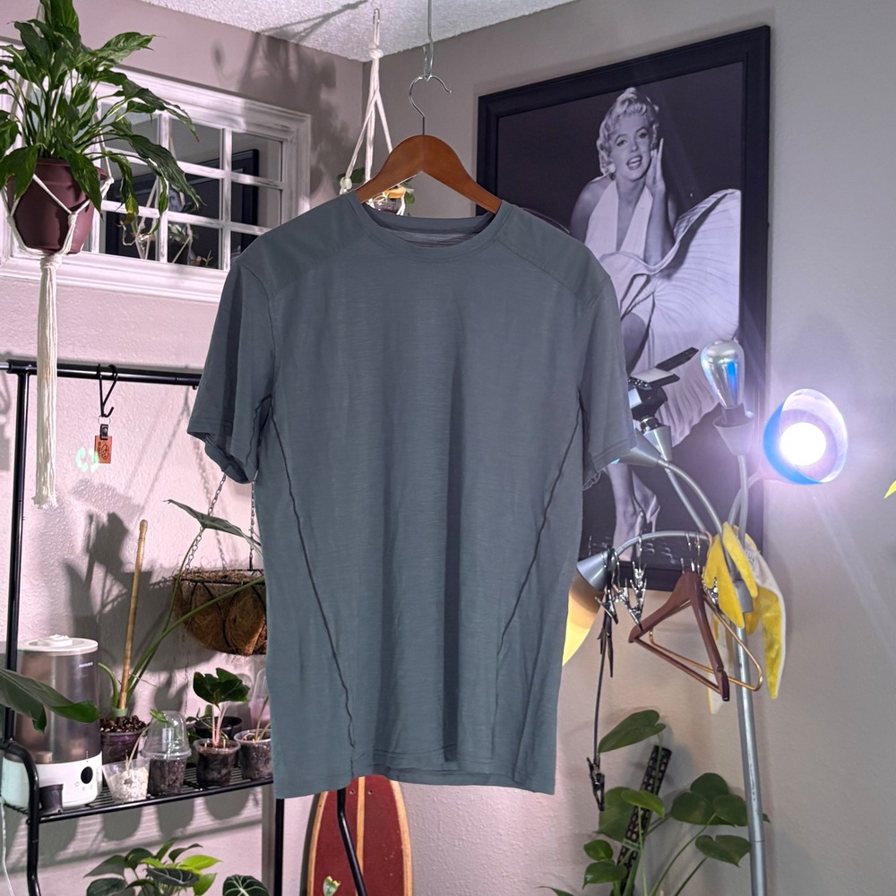 KÜHL Women's Athletic Short Sleeve‎ Top Gray Performance Tee Size 19 Short